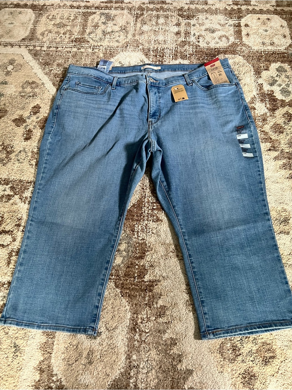 Levi's Women's 311 Capri Medium Wash Jeans Size 24W